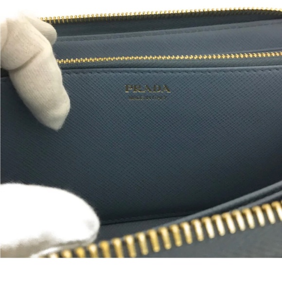 PRADA Saffiano Wallet - Picture 8 of 10